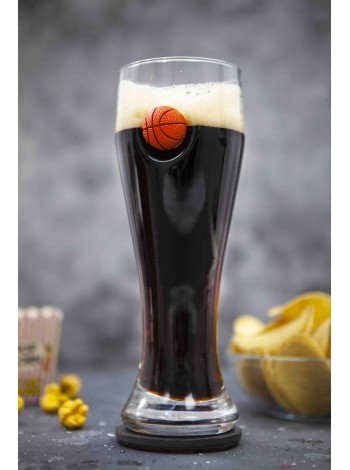 Бокал для пива с баскетбольным мячом в стекле