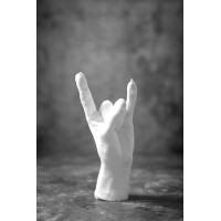 Cвеча "Rock" в форме руки (белый цвет)